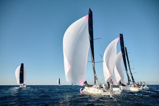 Al via la sesta edizione della regata Marina Militare Nastro Rosa Veloce