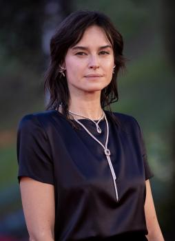 Kasia Smutniak e la forza di rinascere e brillare